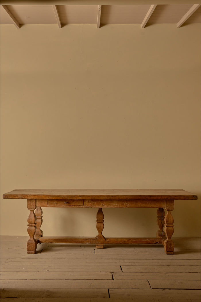 18th century Solid chestnut dining table
