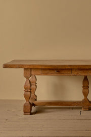 18th century Solid chestnut dining table