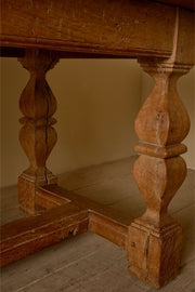 18th century Solid chestnut dining table