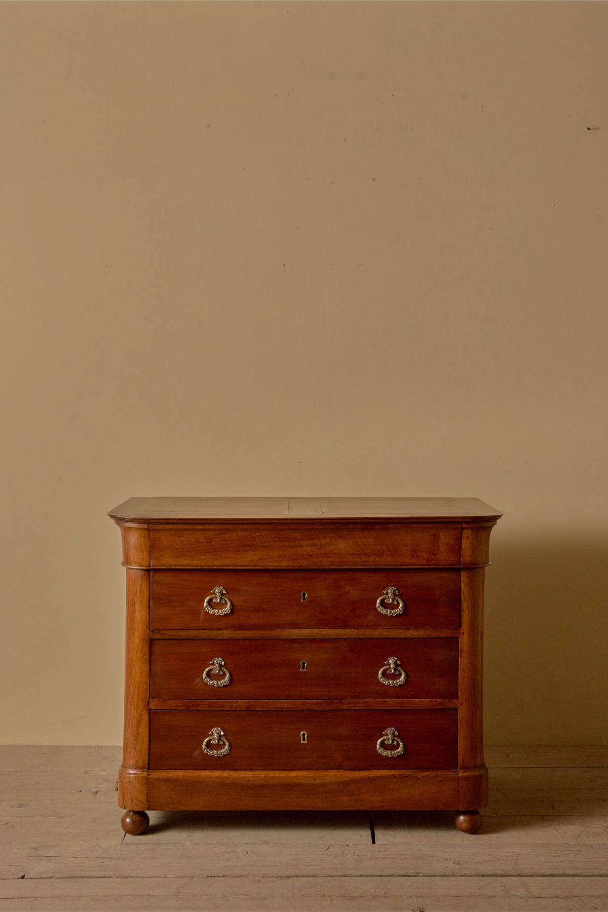 19th century French Walnut chest of drawers