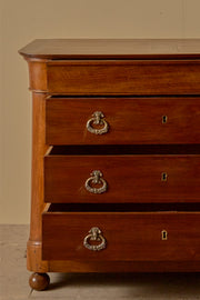 19th century French Walnut chest of drawers