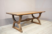 19th century Italian Walnut dining table