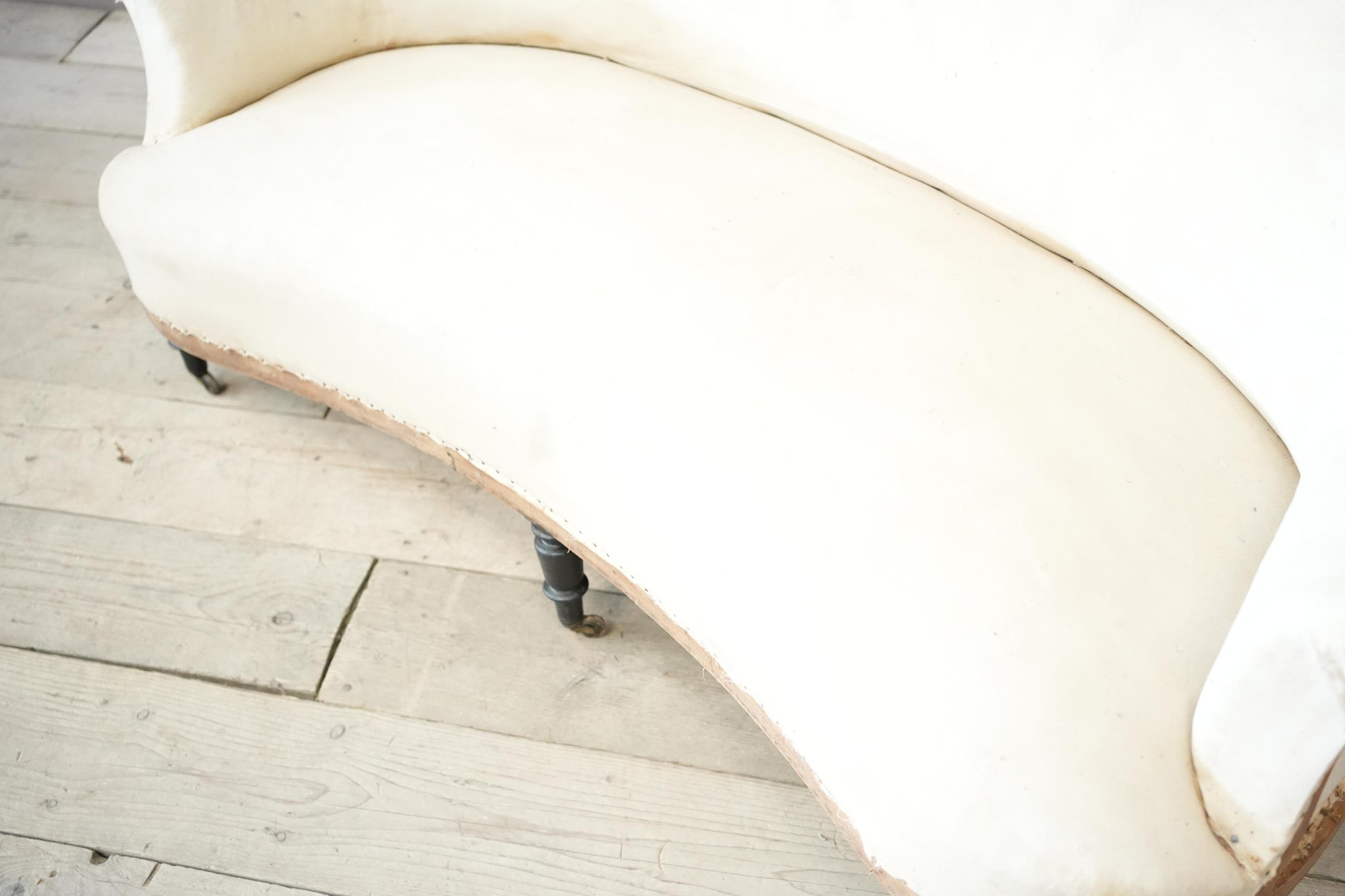 Napoleon III Kidney shaped sofa