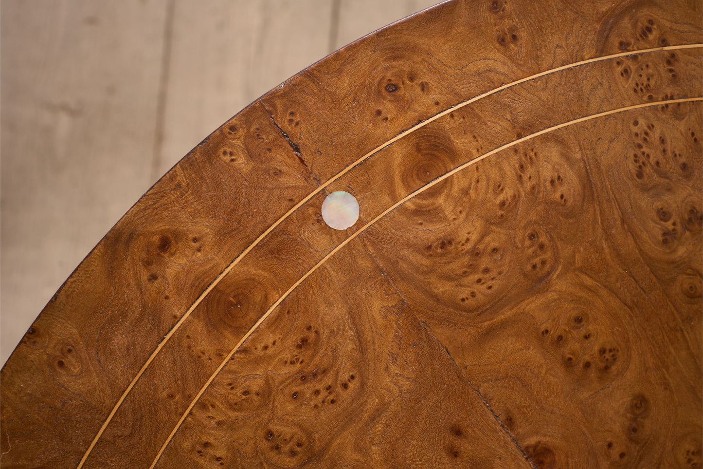 20th century Burr walnut Gueridon table