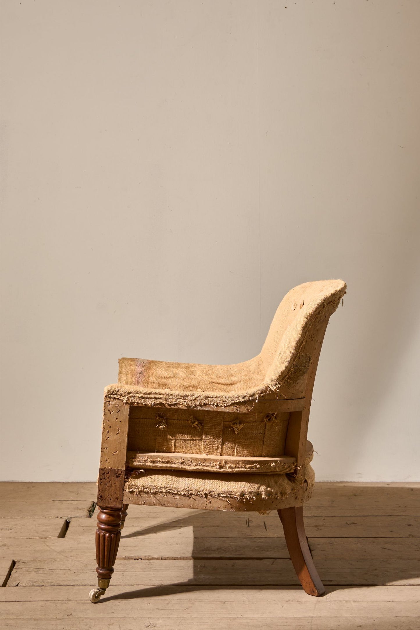 Early Victorian country house armchair in the manner of Gillows