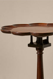English Georgian Scalloped edge mahogany tilt top table - TallBoy Interiors