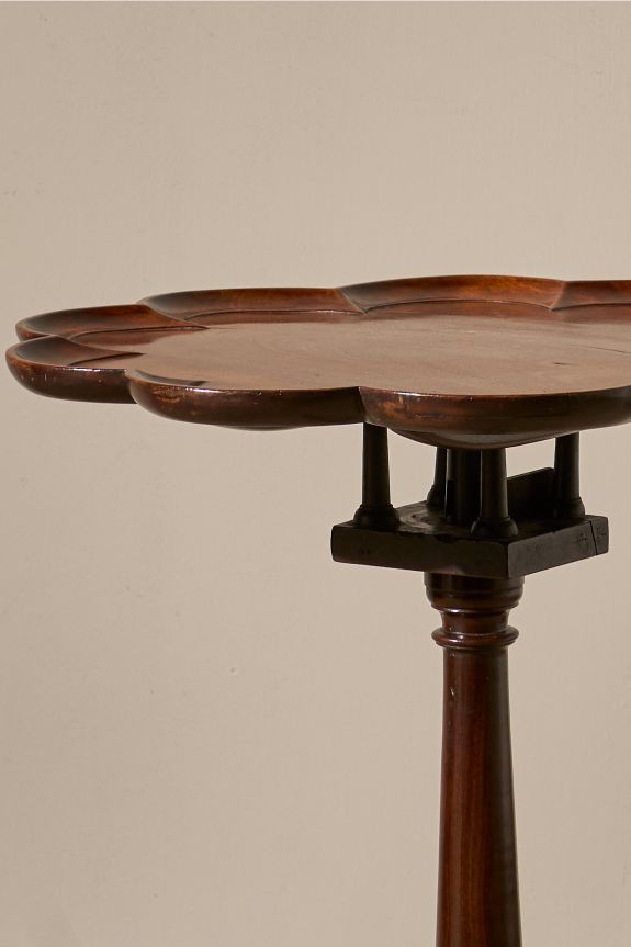 English Georgian Scalloped edge mahogany tilt top table - TallBoy Interiors