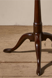 English Georgian Scalloped edge mahogany tilt top table - TallBoy Interiors