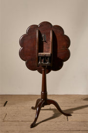 English Georgian Scalloped edge mahogany tilt top table - TallBoy Interiors