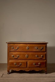 18th Century walnut chest of drawers - TallBoy Interiors