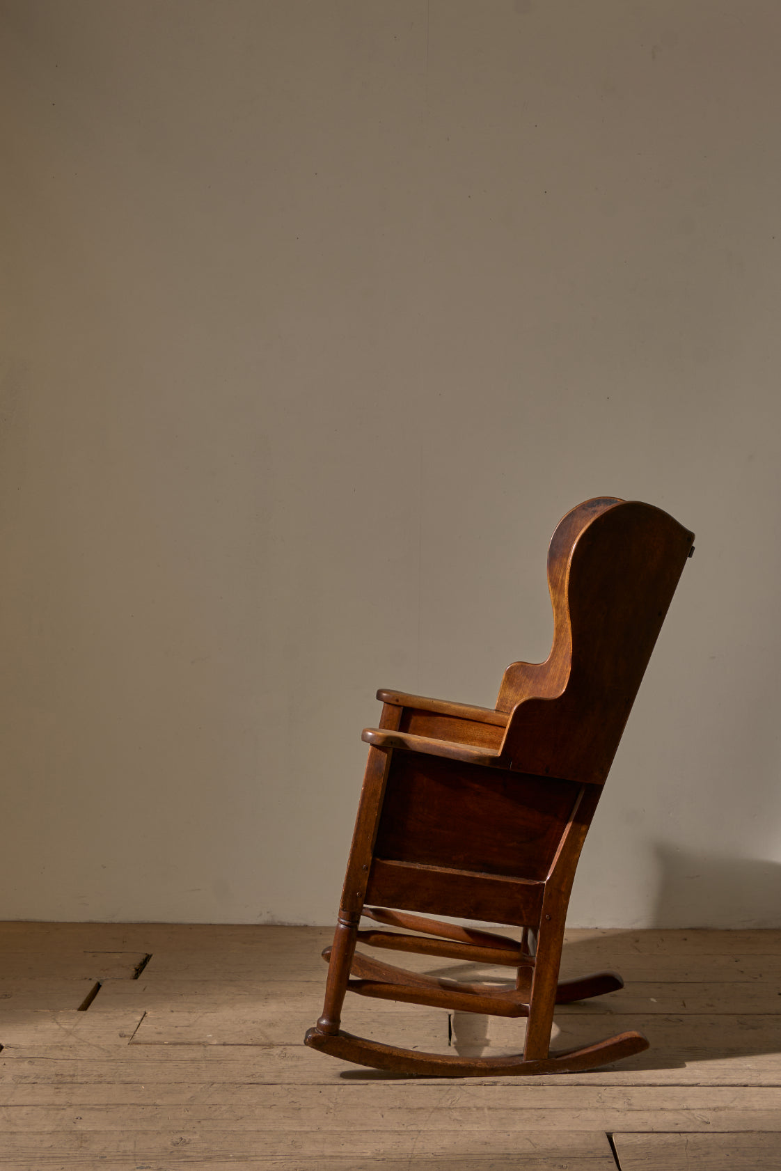 18th century Oak lambing rocking chair