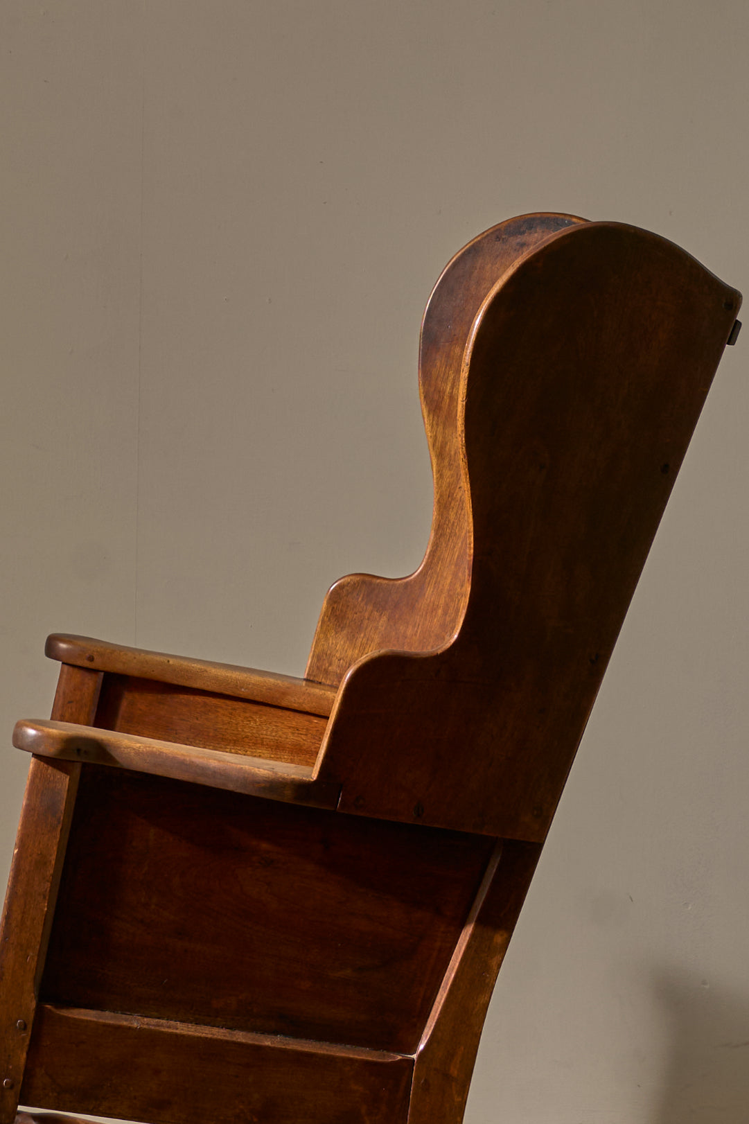 18th century Oak lambing rocking chair