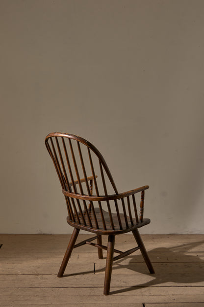 18th Century Ash and Elm hoop back windsor chair