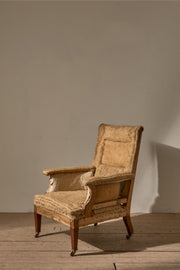 19th century Elegant shapely arm armchair - TallBoy Interiors