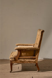 19th century Elegant shapely arm armchair - TallBoy Interiors
