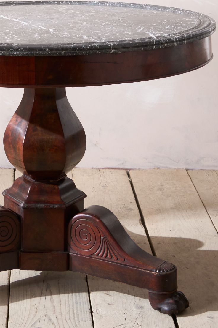 Early 19th century Mahogany and black marble Gueridon table