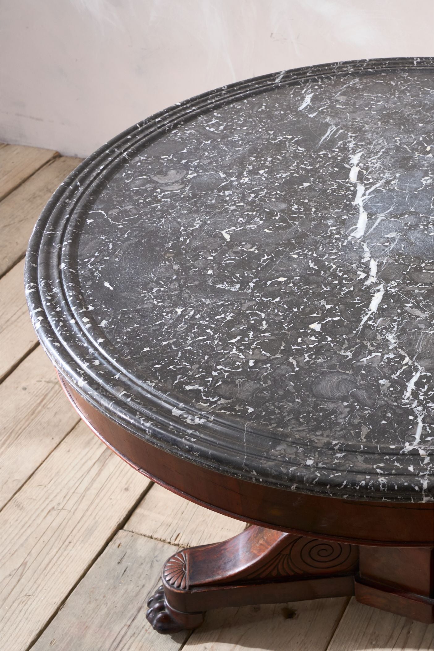 Early 19th century Mahogany and black marble Gueridon table