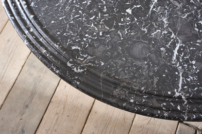 Early 19th century Mahogany and black marble Gueridon table