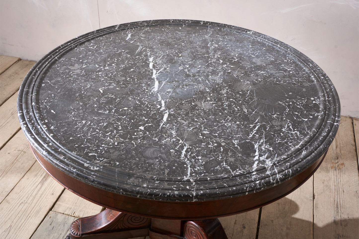 Early 19th century Mahogany and black marble Gueridon table