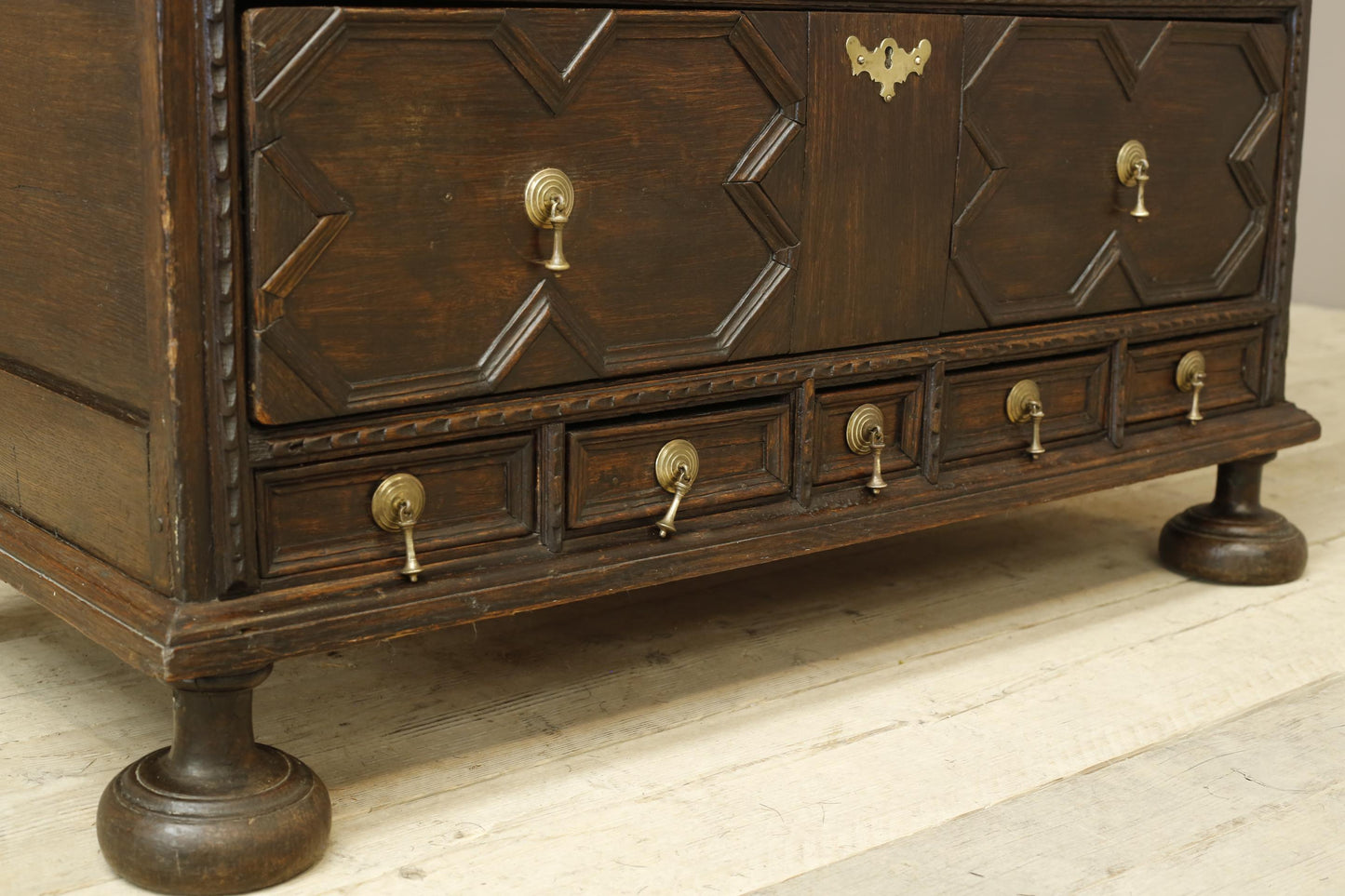 18th century Oak Geometric chest of drawers