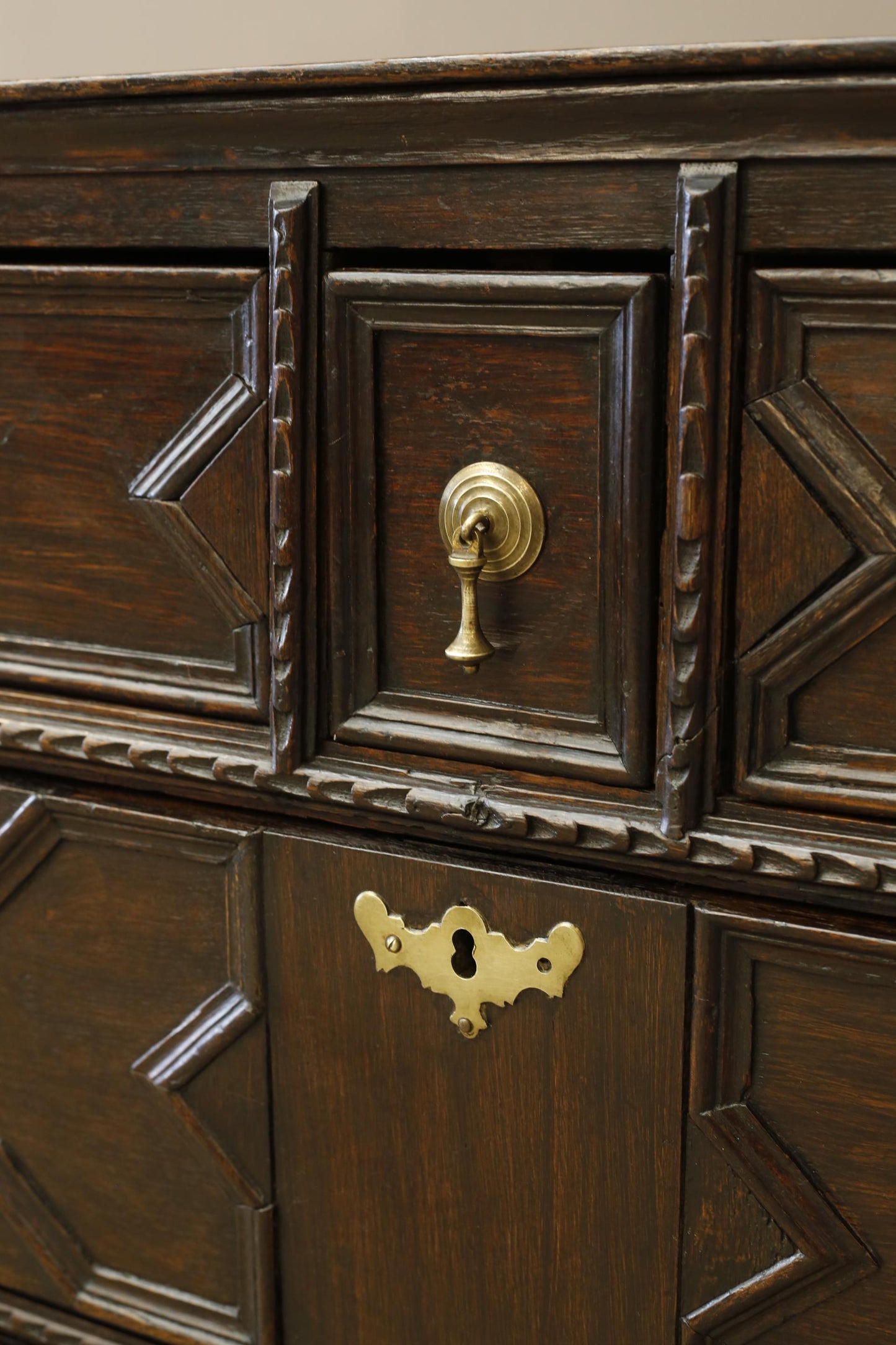 18th century Oak Geometric chest of drawers