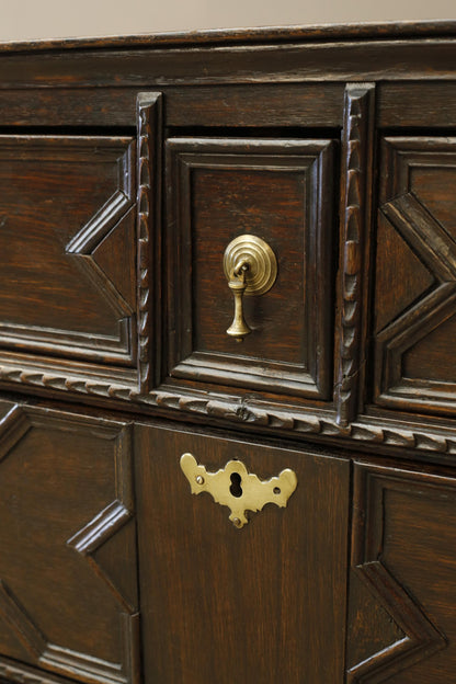 18th century Oak Geometric chest of drawers