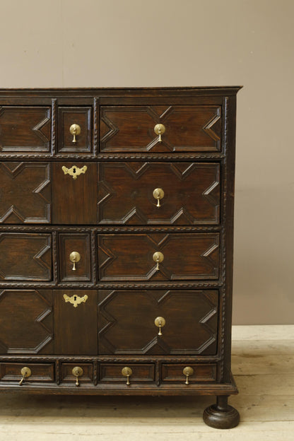18th century Oak Geometric chest of drawers