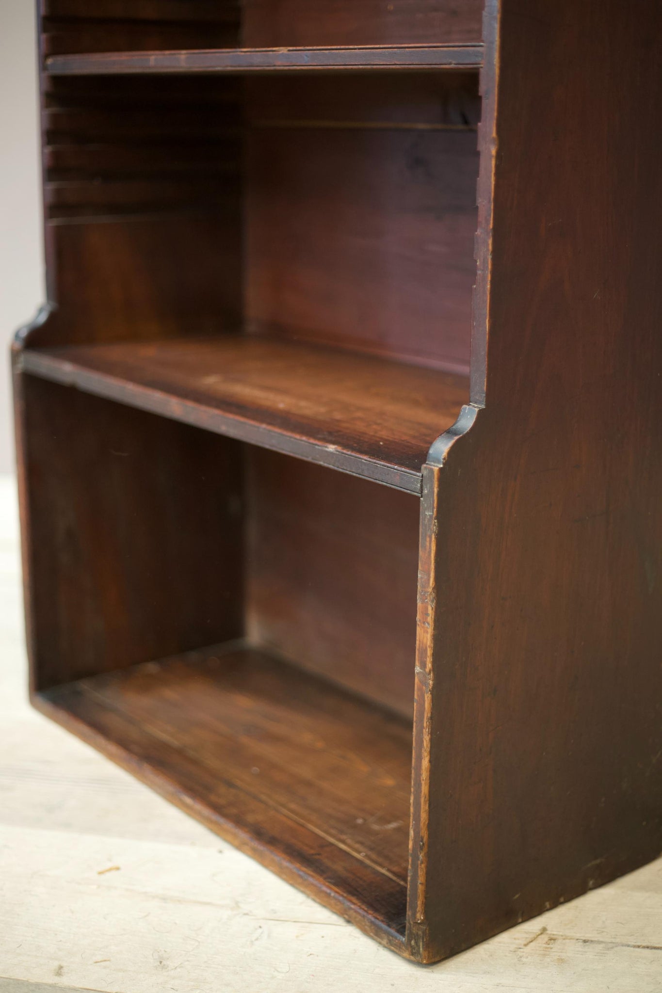 Late 18th century Georgian mahogany open library shelves