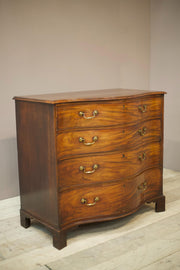 Very Impressive Georgian serpentine fronted chest of drawers - TallBoy Interiors