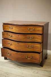 Very Impressive Georgian serpentine fronted chest of drawers - TallBoy Interiors