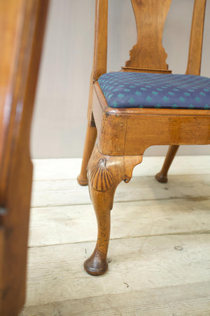 Set of 4 Genuine Queen Anne dining chairs