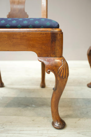Set of 4 Genuine Queen Anne dining chairs