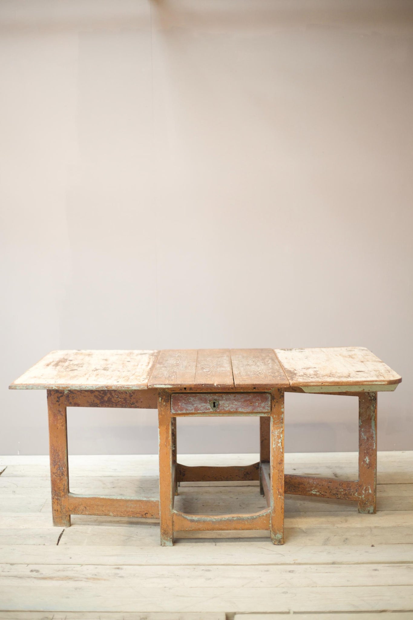 18th century Swedish Gate leg table