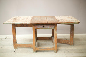 18th century Swedish Gate leg table