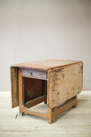 18th century Swedish Gate leg table