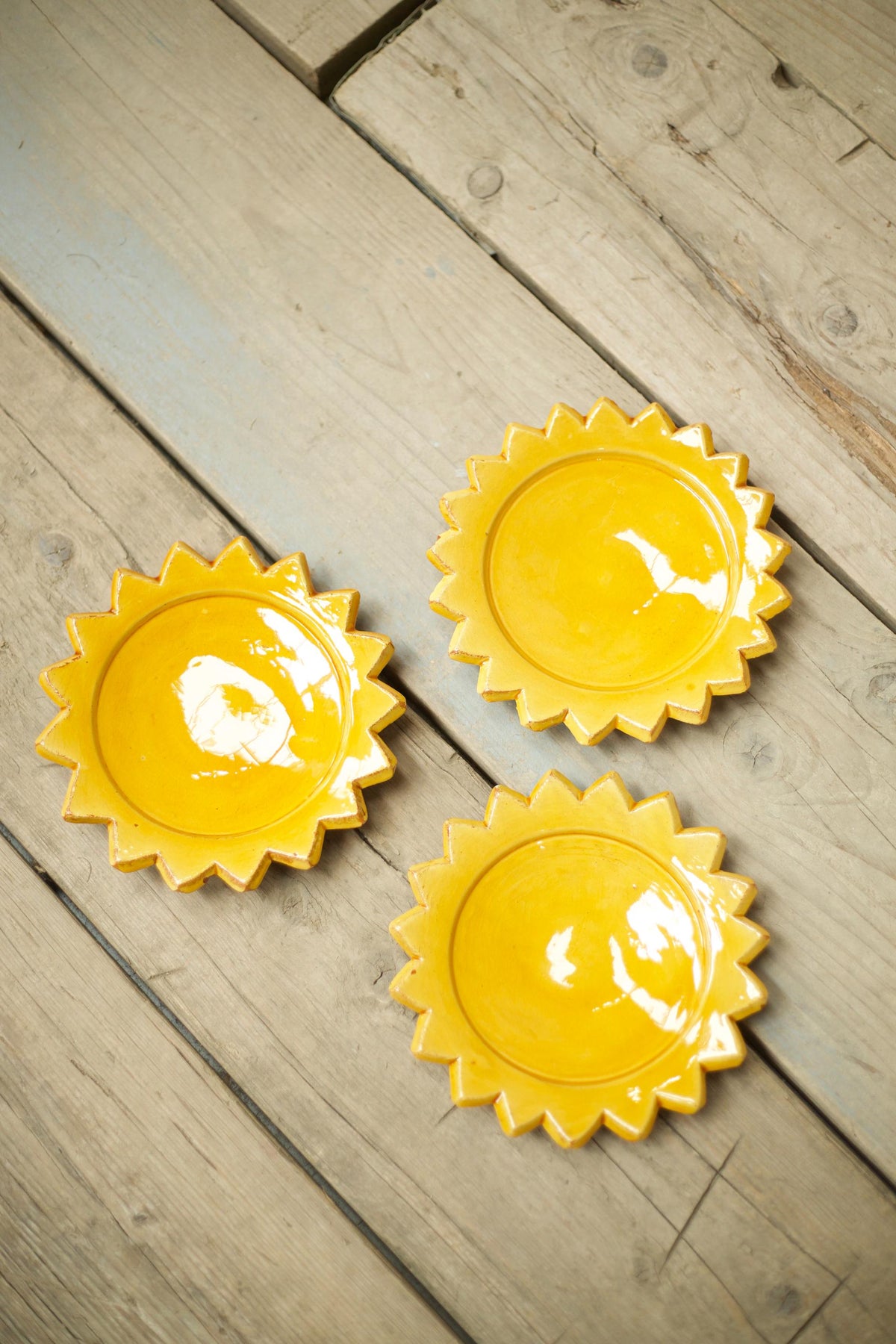 Set of 3 Early 20th century starburst plates - Yellow - TallBoy Interiors