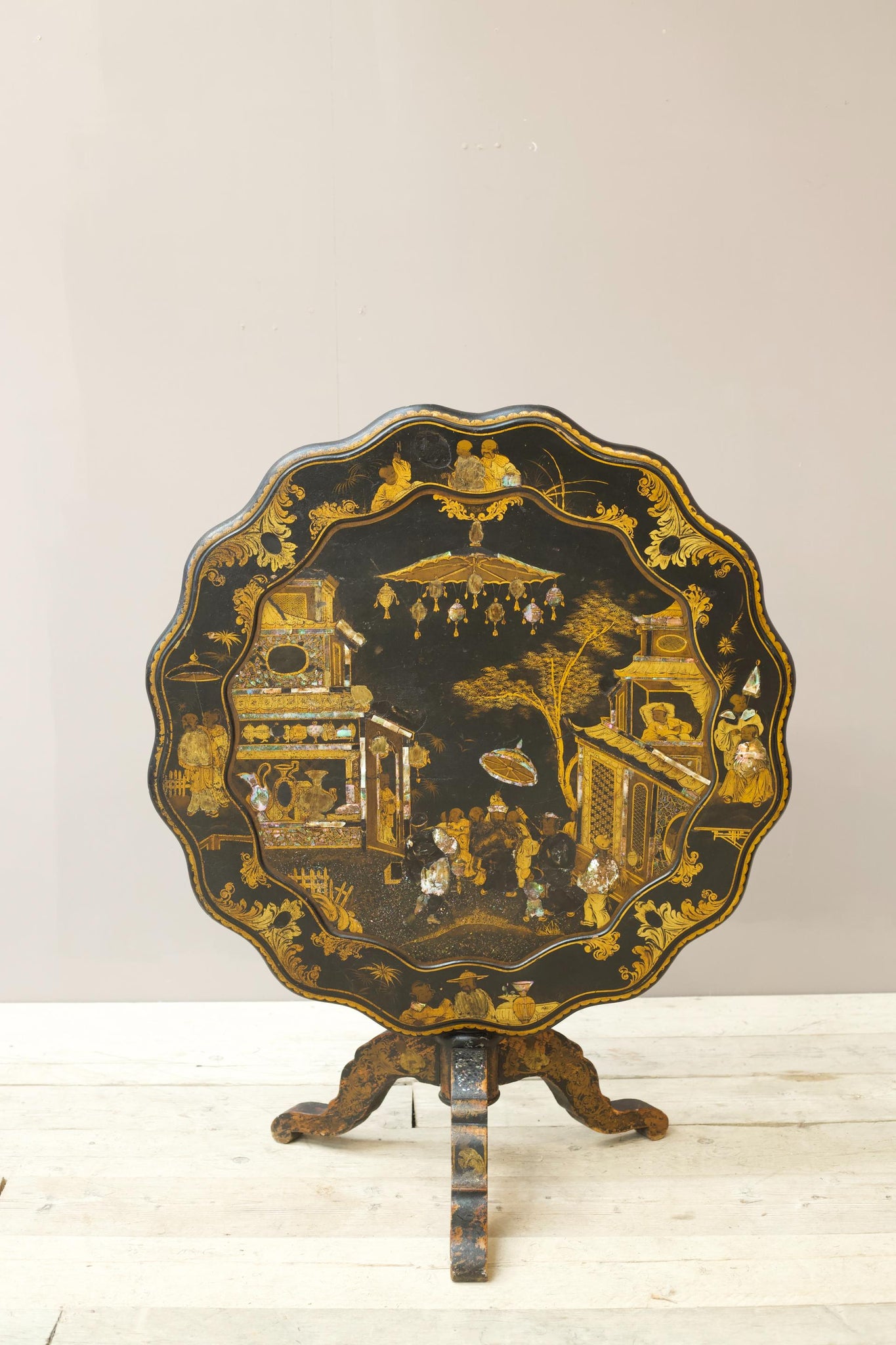 19th century Chinoiserie tilt top table