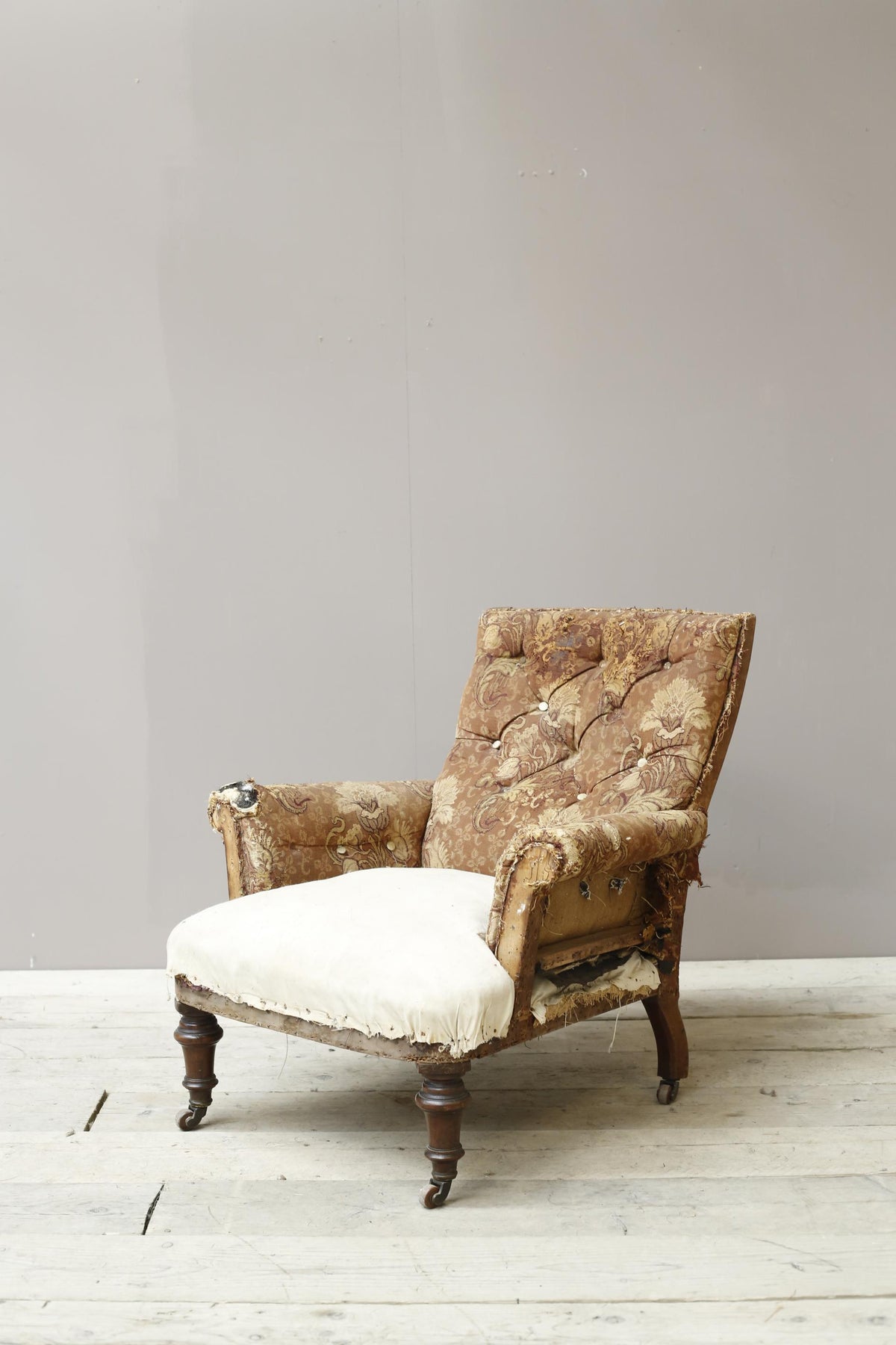 Victorian English country house armchair with buttoned back - TallBoy Interiors