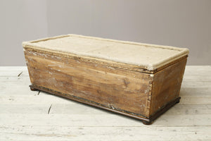 Victorian country house storage ottoman