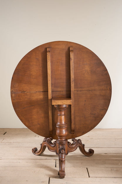 18th Century Italian walnut tilt top table
