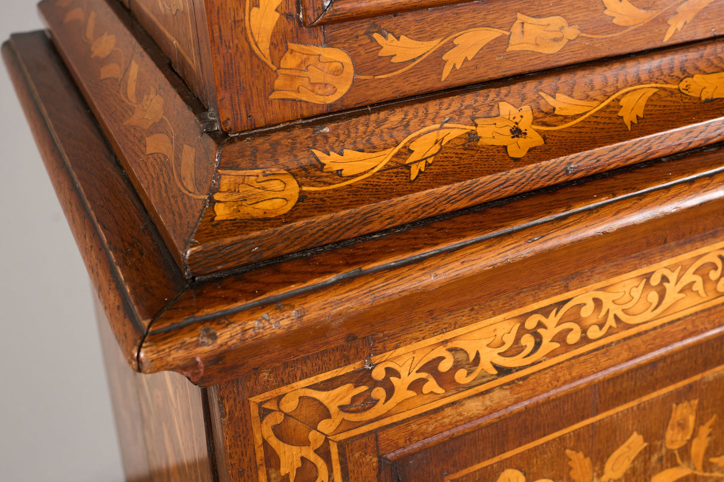 18th Century Marquetry inlaid Dutch glazed cabinet
