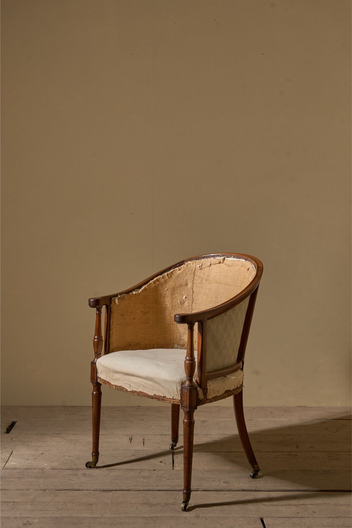 Elegant Georgian mahogany tub chair - TallBoy Interiors