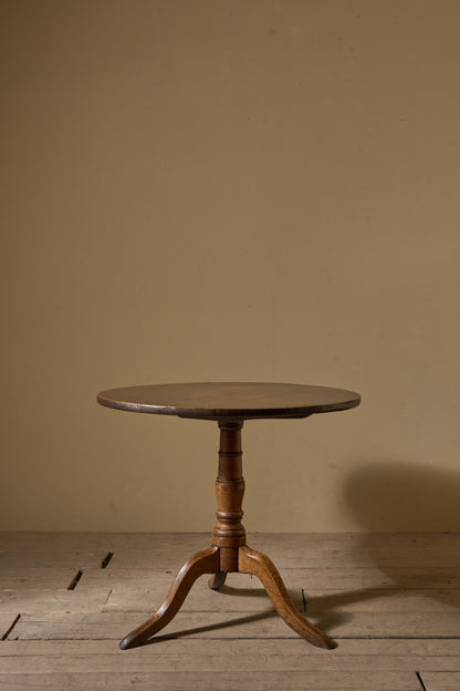 18th Century oak tilt top table
