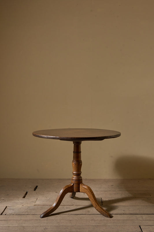 18th Century oak tilt top table