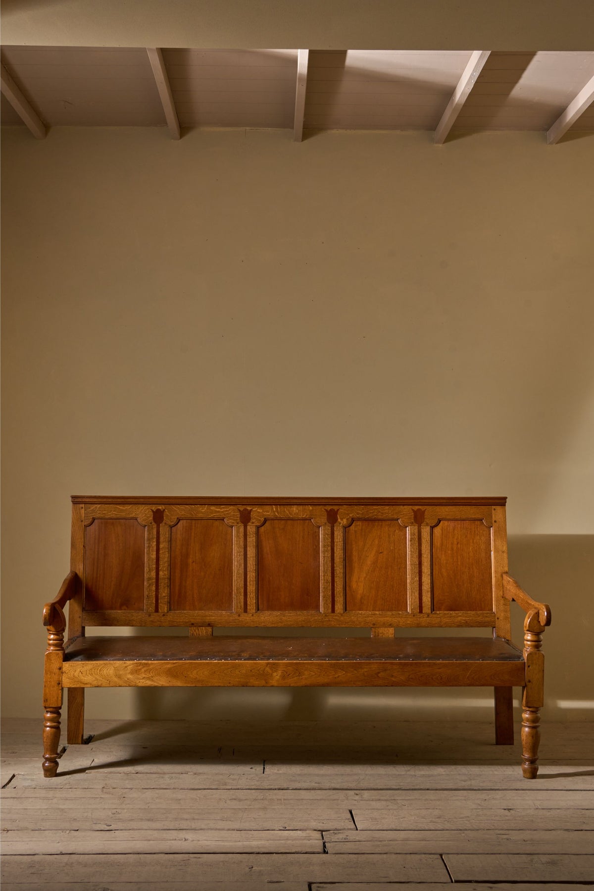 Georgian oak hall bench with tulip decoration - TallBoy Interiors