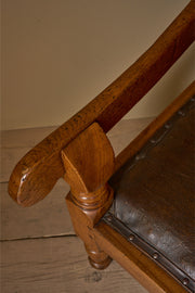 Georgian oak hall bench with tulip decoration - TallBoy Interiors