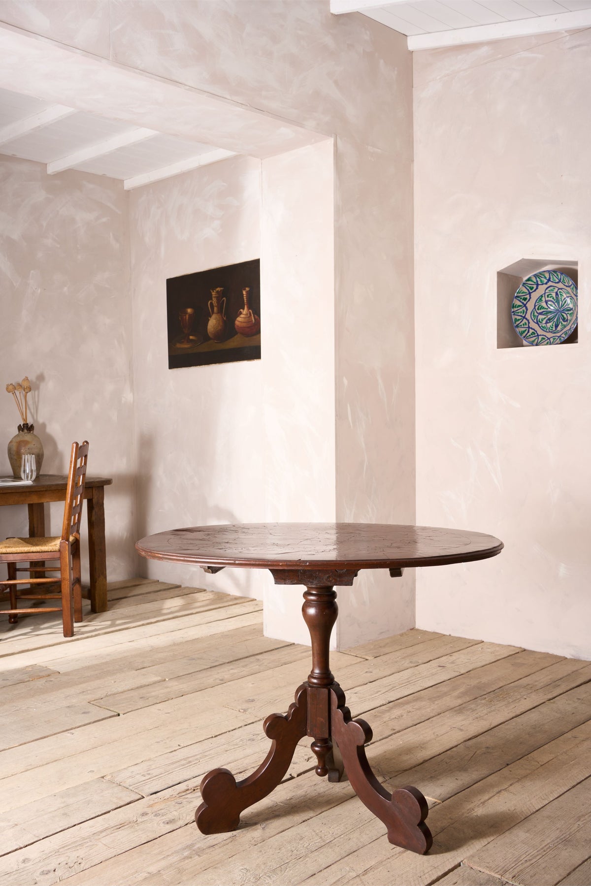 17th Century Italian Oyster veneered lamp table - TallBoy Interiors