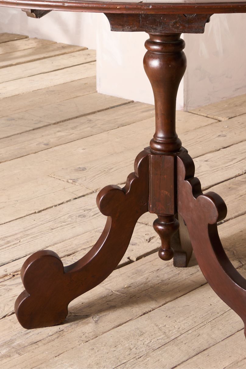 17th Century Italian Oyster veneered lamp table
