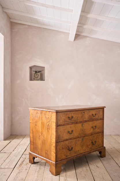 c.1720 English Georgian burr walnut chest of drawers