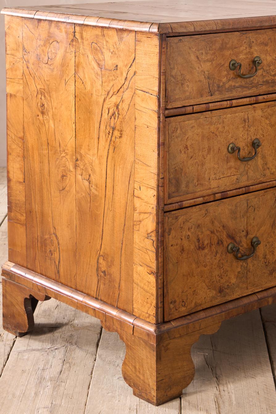 c.1720 English Georgian burr walnut chest of drawers